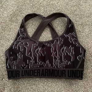 Under armor sports bra size small